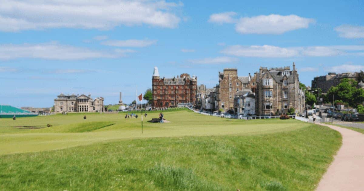 A guide of the Old Course at St. Andrews